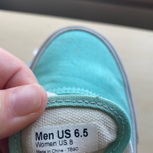 Aqua Van’s - Picture 4 of 5